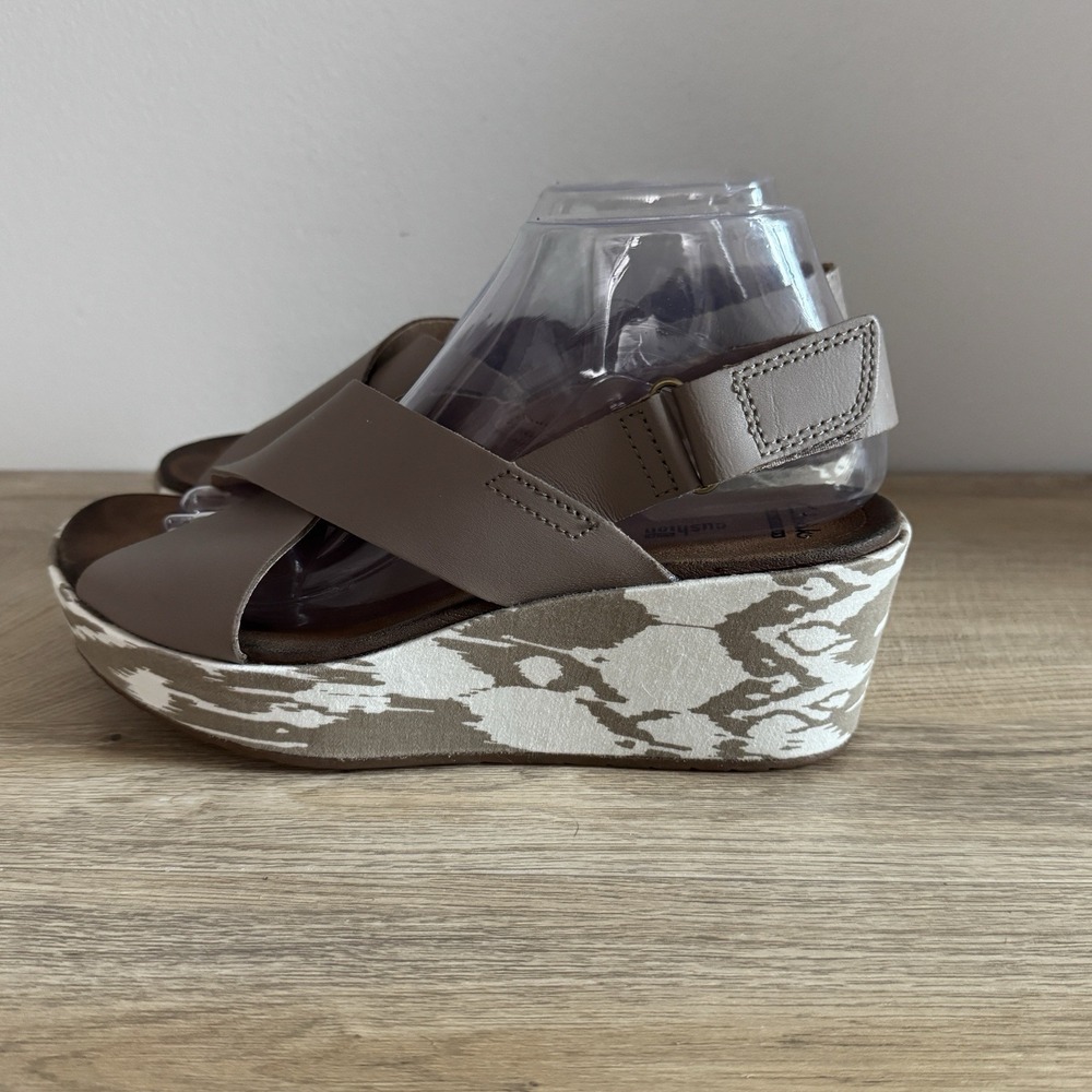 Clarks Stasha Hale Sandals Taupe Wedge Criss-cross Leather Shoes Womens‎ 8.5